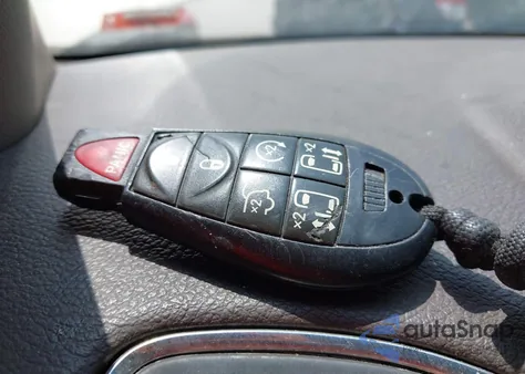 2011 Chrysler Town & Country Touring from USA, damaged, VIN 2A4RR5DG5BR615308